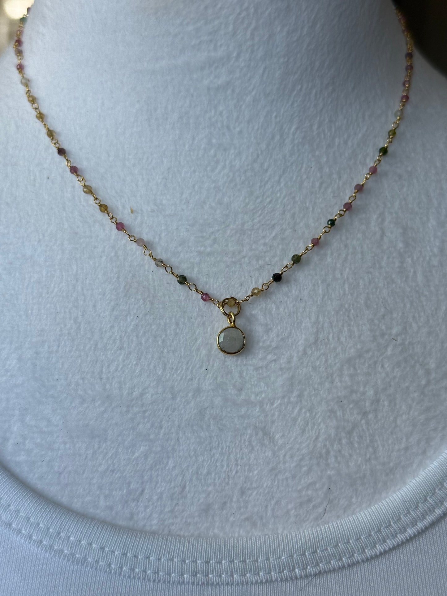 Tourmaline Bead Necklace with Moonstone Pendant – 14k Gold Filles